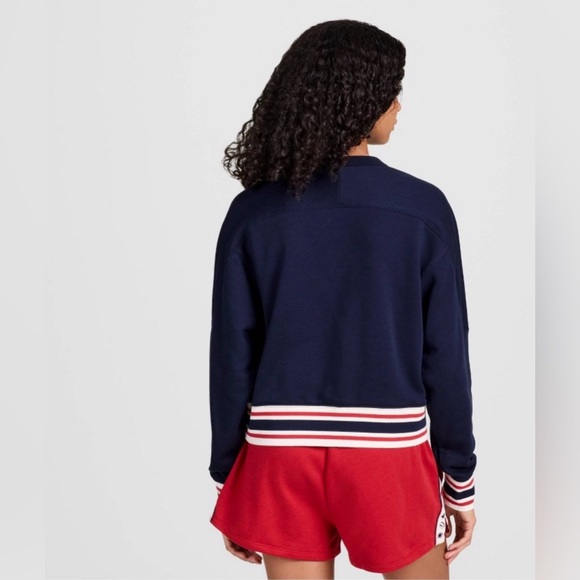 Champion Women’s French Terry Sweatshirt. Size XL - Picture 3 of 3